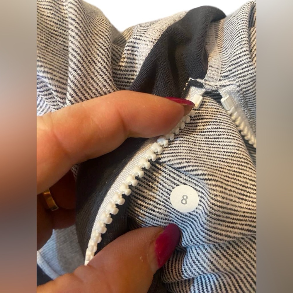 *Lululemon Active Jacket Size 8 - image 5